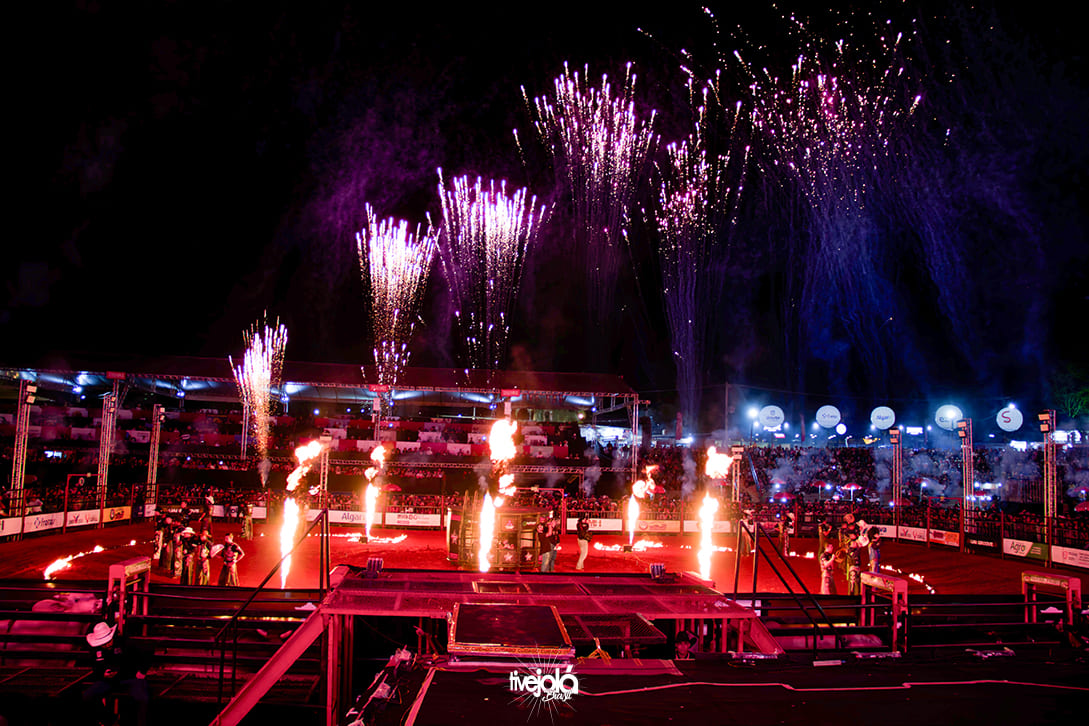 Camaru 2025  Rodeio etapa mundial PBR – semifinal e final – show com Jads e Jadson