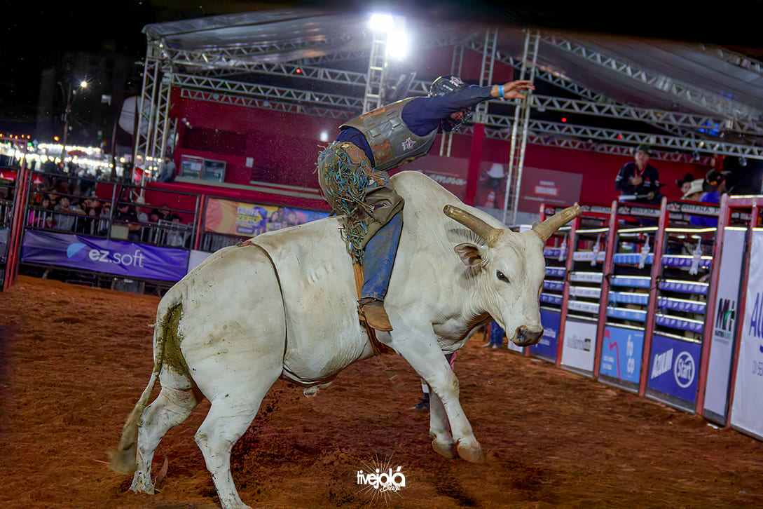 03-09-2025 Camaru 2025 Rodeio etapa mundial PBR show com George Henrique e Rodrigo